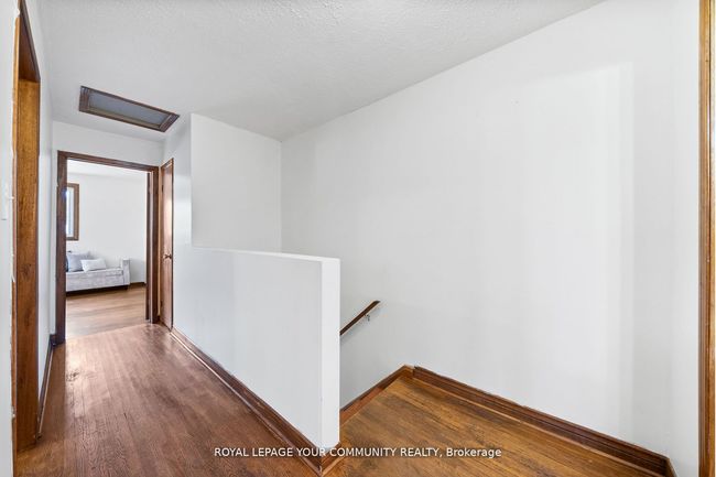 203 Taunton Rd W, House attached with 3 bedrooms, 2 bathrooms and 2 parking in Oshawa ON | Image 17