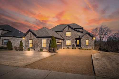 1062 Tower Hill Ln, Hendersonville, TN, 37075-9614 | Card Image