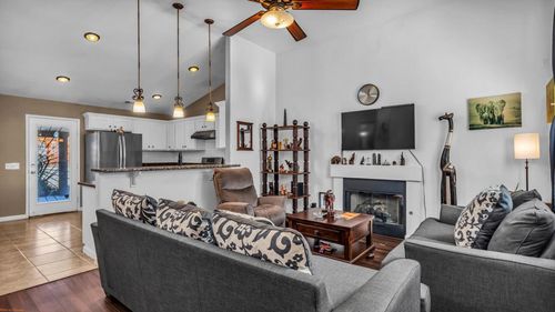 68206 Calle Azteca, Desert Hot Springs, CA, 92240-6423 | Card Image