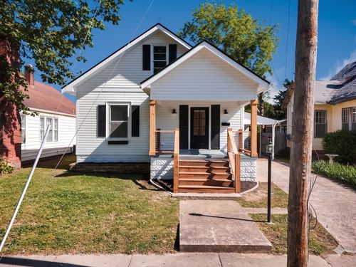 a-200 A E Thorn St, Marion, IL, 62959-3158 | Card Image