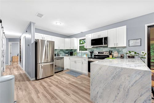 6 Ipswich Dr, Bella Vista, AR, 72714-1947 | Card Image
