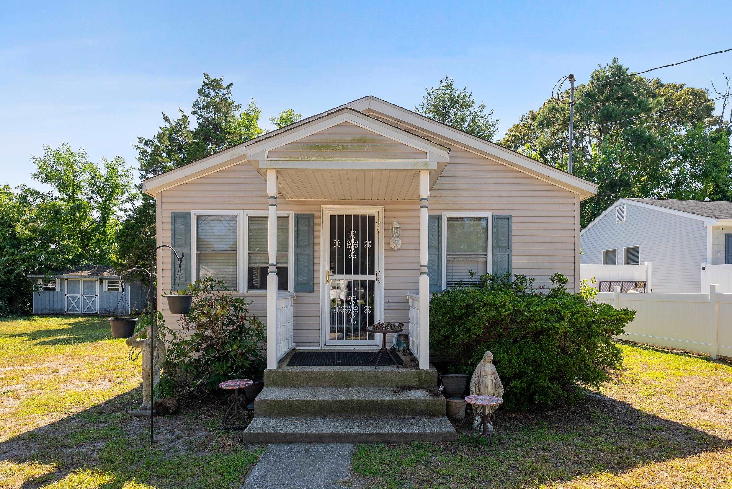 Matthews Ave, Villas, NJ 08251