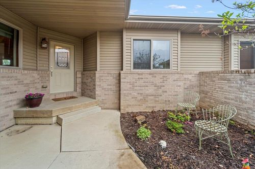 1712 Erik Rd, Cedar Falls, IA, 50613-7917 | Card Image