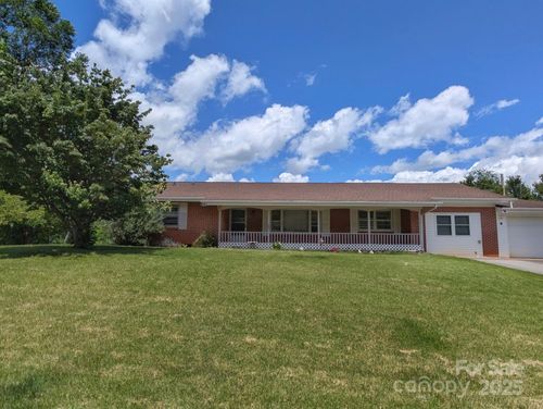 154 Lowell St, Waynesville, NC, 28786-4628 | Card Image