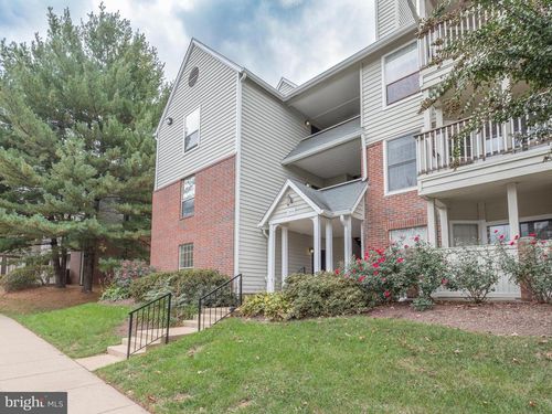apt-724-3906 Penderview Dr, FAIRFAX, VA, 22033-4768 | Card Image