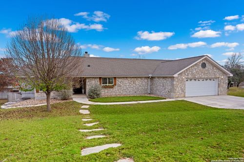 138 Holly Hill Dr, Ingram, TX, 78025-3606 | Card Image