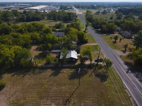 1811 Main St, Sulphur Springs, TX, 75482-3610 | Card Image