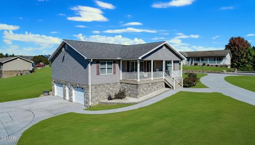 1114 Caleb Ln, Newport, TN, 37821-5773 | Card Image