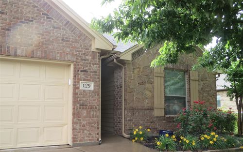 129 Sierra Dr, Waxahachie, TX, 75167-4823 | Card Image