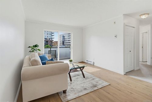415-827 North Park St, Victoria, BC, V8W3Y3 | Card Image