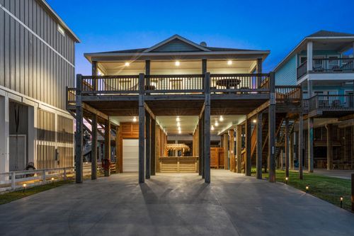 941 S Gateway, Crystal Beach, TX, 77650-3608 | Card Image