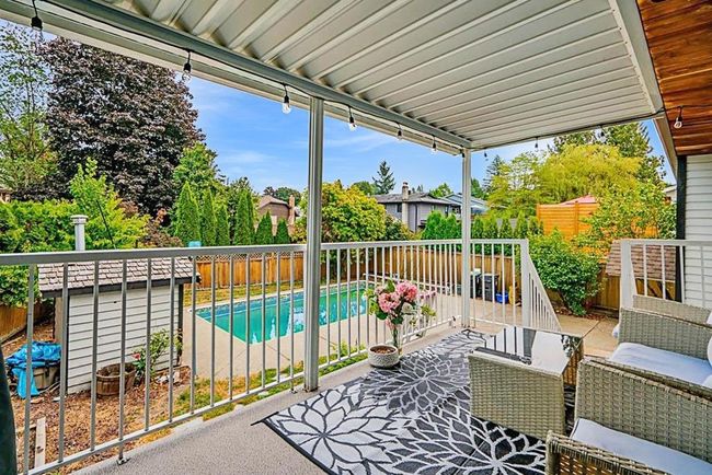 9402 212 Street, House other with 5 bedrooms, 4 bathrooms and 2 parking in Langley BC | Image 32
