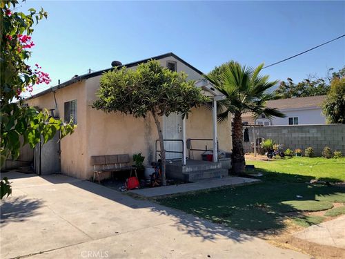 621 Lemon Way, Fillmore, CA, 93015-1121 | Card Image