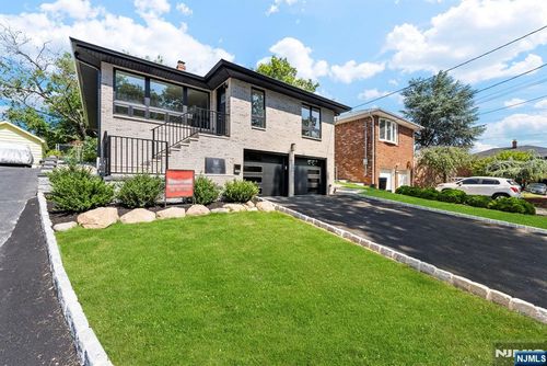 1087 Kingsland Ln, Fort Lee, NJ, 07024-1619 | Card Image
