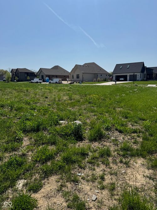 5605 Skylark Dr, Greenwood, IN, 46143-6082 | Card Image