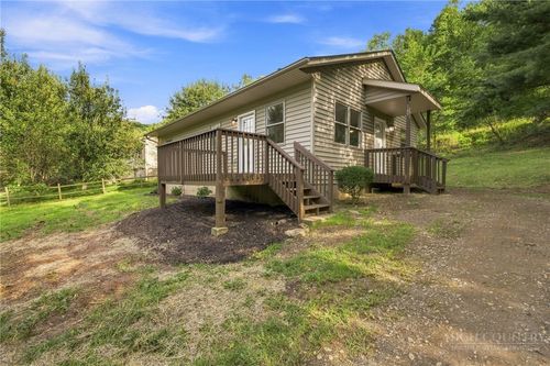 149 Red Maple Ln, Boone, NC, 28607-9605 | Card Image