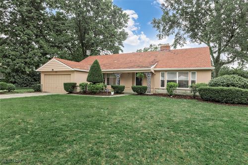 3142 Eastwick Dr, Cleveland Heights, OH, 44118-1223 | Card Image