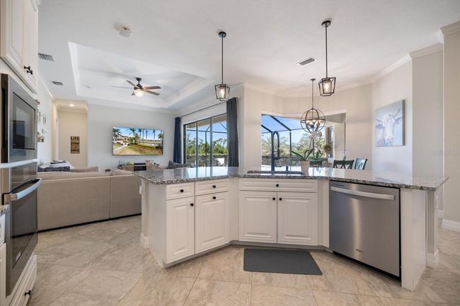 Kitchen Island with storage | Image 9