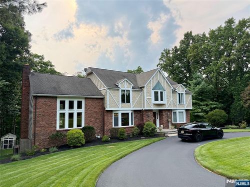 92 Cheyenne Way, Wayne, NJ, 07470-4905 | Card Image