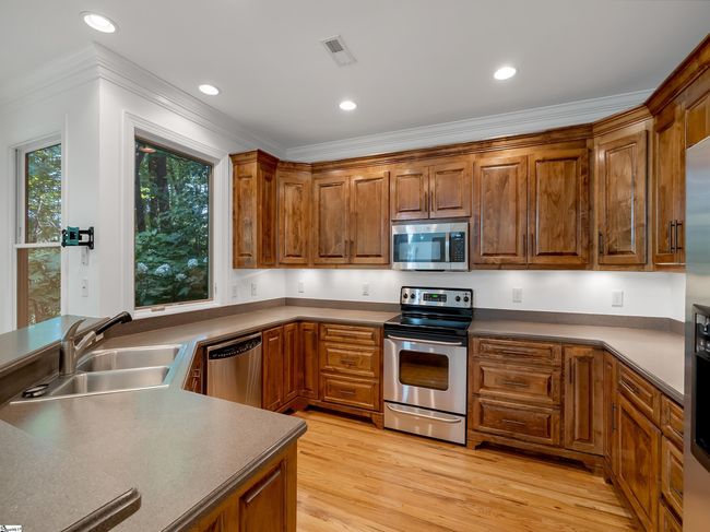 1 Touch Me Not Trl, House other with 4 bedrooms, 4 bathrooms and 2 parking in Landrum SC | Image 8