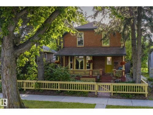 7024 105a St Nw, Edmonton, AB, T6H2R5 | Card Image
