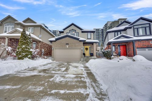 6929 Vallas Cir, London, ON, N6P0B4 | Card Image