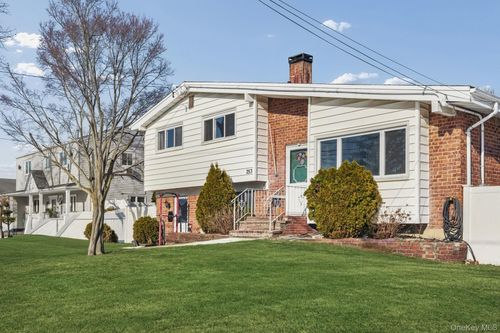 253 W 20th St, Deer Park, NY, 11729-5812 | Card Image