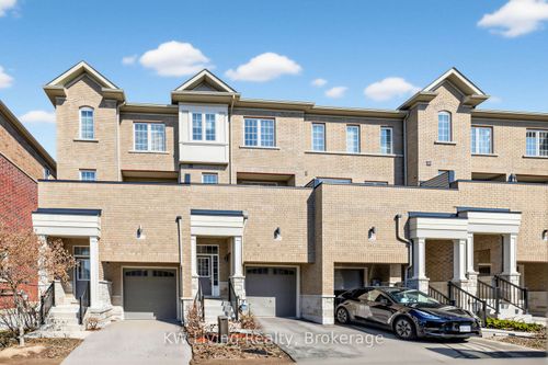 225 Harding Park St, Newmarket, ON, L3Y0E3 | Card Image