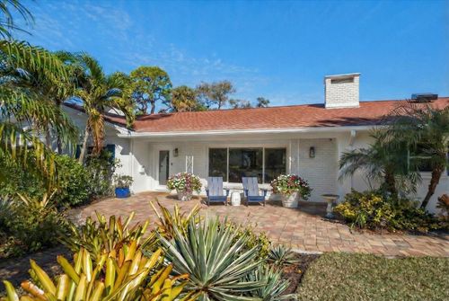 252 S Garden Cir, BELLEAIR, FL, 33756-1671 | Card Image