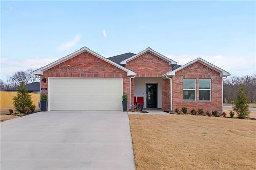 3101 N Rooster St, Siloam Springs, AR, 72761-6062 | Card Image