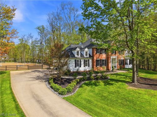 16620 Jennifer Ln, Chagrin Falls, OH, 44023-5201 | Card Image
