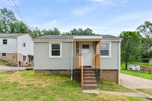 6 Margaret St, New Kensington, PA, 15068-5124 | Card Image