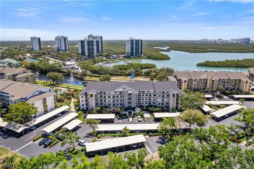 apt-403-340 Horse Creek Dr, NAPLES, FL, 34110-6038 | Card Image