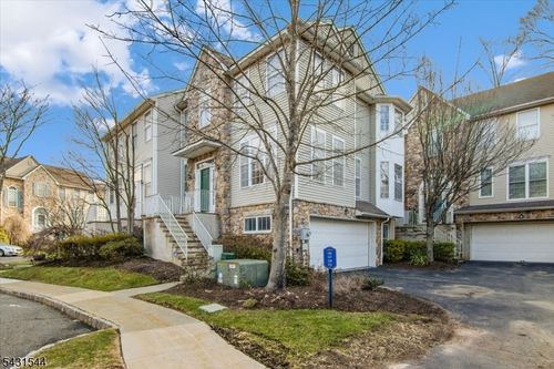 145 Arrowgate Dr, Randolph, NJ, 07869-5221 | Card Image