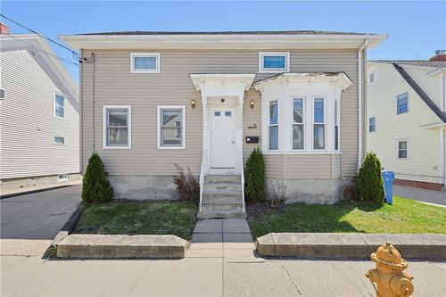 11 John St, Cumberland, RI, 02864-7713 | Card Image
