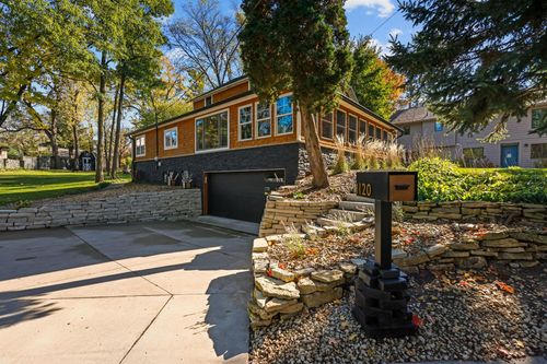 1120 Summit Ave, Mahtomedi, MN, 55115-1545 | Card Image