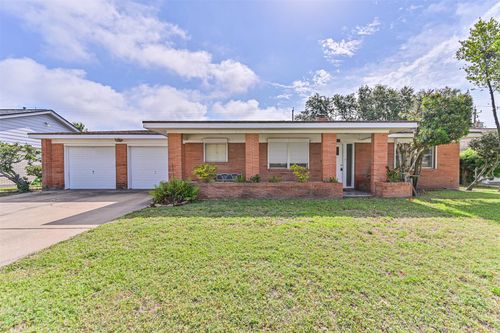 2920 Heron Dr, Galveston, TX, 77551-5836 | Card Image