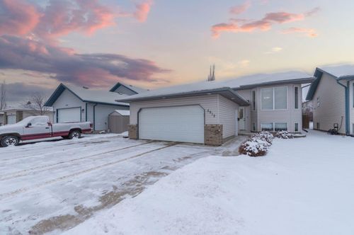2912 65 Ave, Lloydminster, AB, T9V3H6 | Card Image