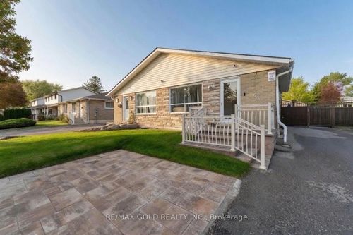 63 Newstead Cres, Brampton, ON, L6V2A8 | Card Image