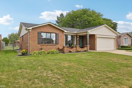 40428 Santoni Dr, Clinton Twp, MI, 48038-4155 | Card Image