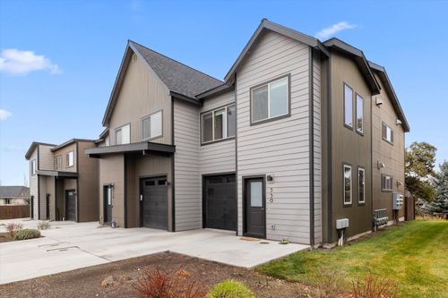 550 28th Ct, Redmond, OR, 97756-5539 | Card Image