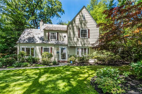 433 Park Ave, Manhasset, NY, 11030-2644 | Card Image