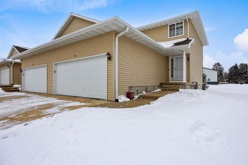 3555 Stoney Point Rd Sw, Cedar Rapids, IA, 52404-4730 | Card Image