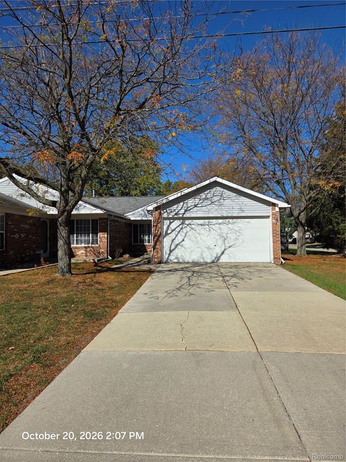 36-19304 Antonio Court, Roseville, MI, 48066 | Card Image