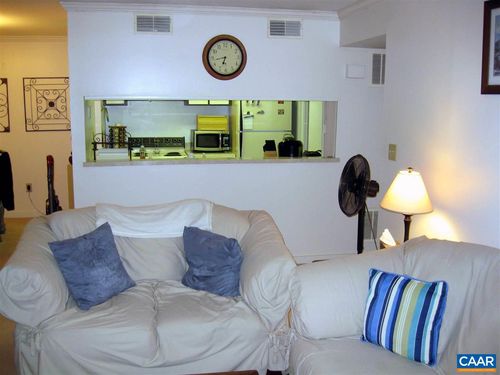 338 S Pantops Dr, CHARLOTTESVILLE, VA, 22911-8677 | Card Image