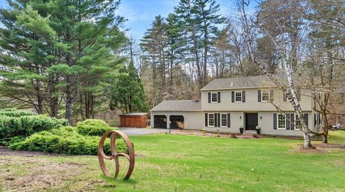 31 Pinecrest Dr, Lenox, MA, 01240-2227 | Card Image
