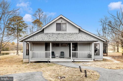 90 Atlatl Ln, HEDGESVILLE, WV, 25427-5352 | Card Image