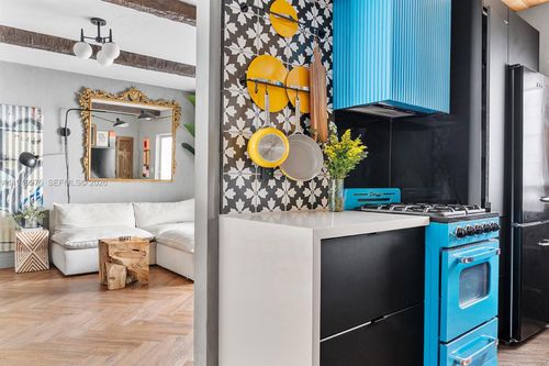 apt-4-2858 Pine Tree Dr, Miami Beach, FL, 33140-4347 | Card Image