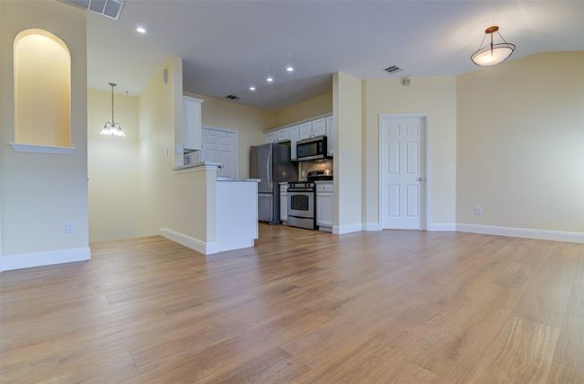 APT-201 - 1481 E Old Settlers Blvd, Condo with 2 bedrooms, 2 bathrooms and 1 parking in Round Rock TX | Image 5