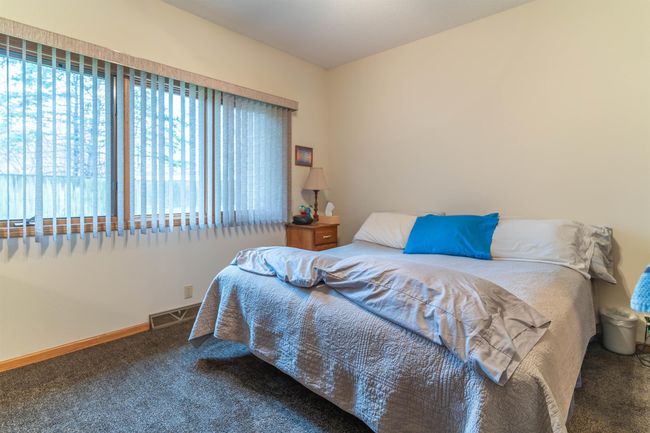 2912 W 4 Th St, Condo with 3 bedrooms, 2 bathrooms and null parking in Cedar Falls IA | Image 16